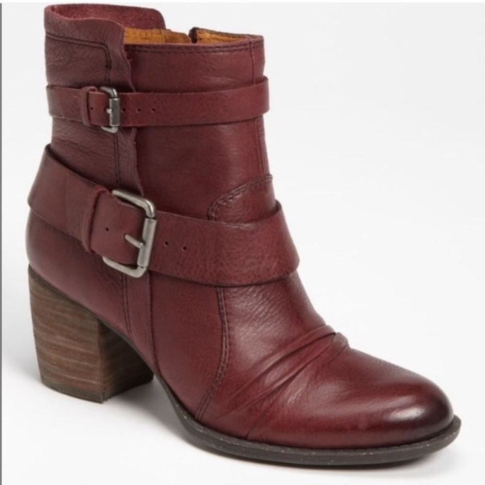 Naya Virtue Red leather boots size 7